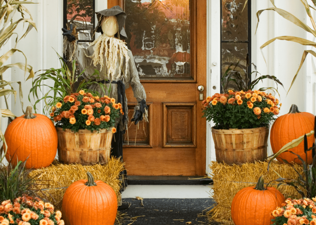 How to ease the transition from fall to Halloween decor